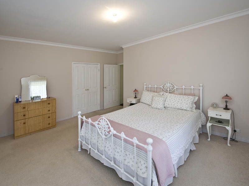 4 Carradine Road, Mount Nasura WA 6112