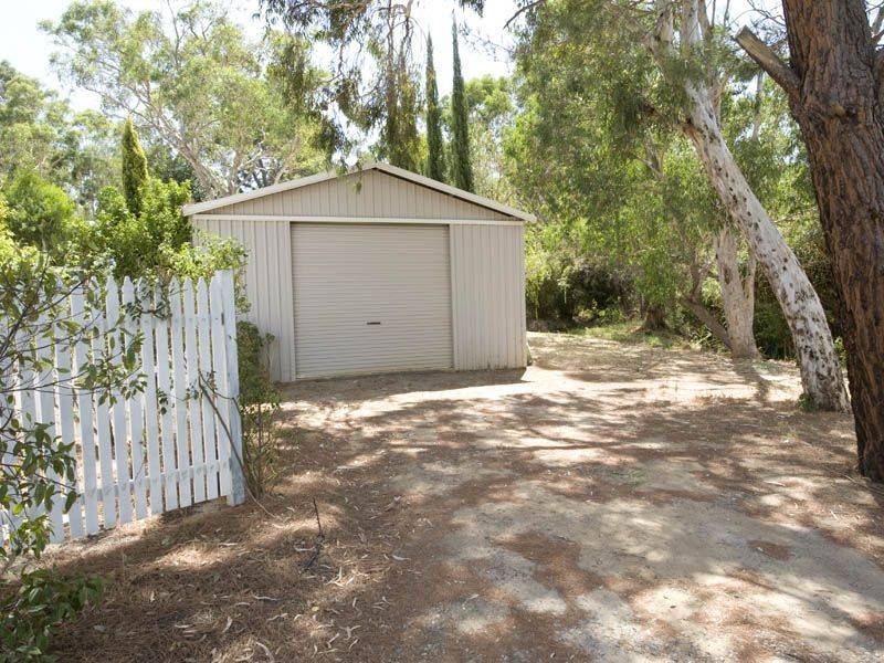 4 Carradine Road, Mount Nasura WA 6112