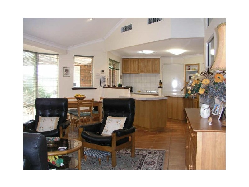 7 Tucker Court, Canning Vale WA 6155