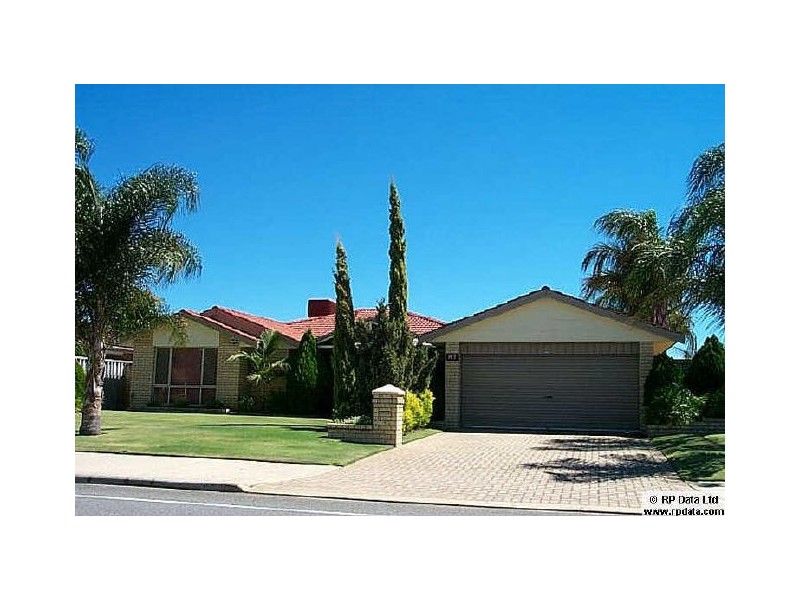 147 Forest Lakes Drive, Thornlie WA 6108