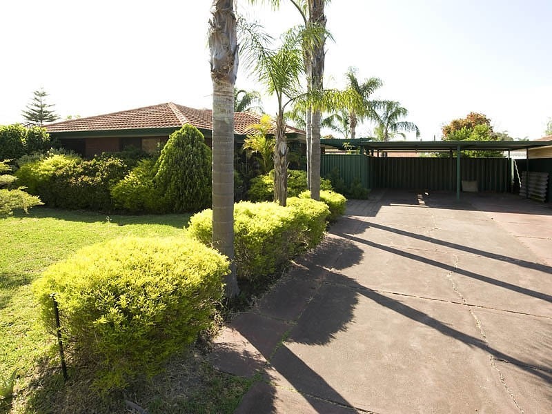 15 Chevalier Way, Thornlie WA 6108