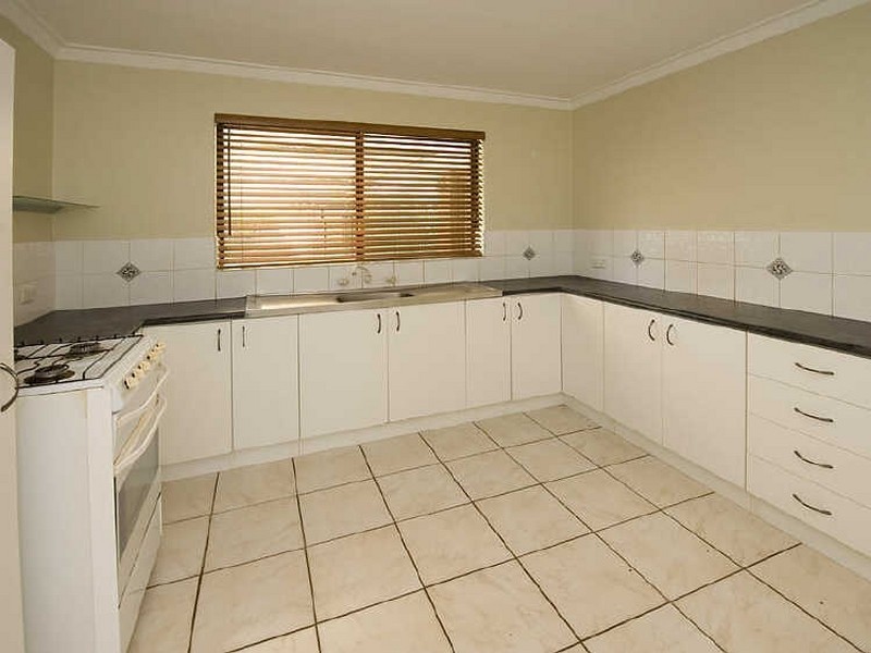 15 Chevalier Way, Thornlie WA 6108
