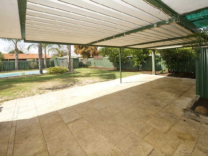 15 Chevalier Way, Thornlie WA 6108