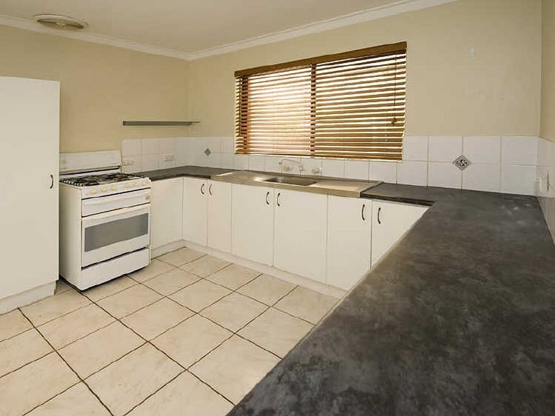 15 Chevalier Way, Thornlie WA 6108