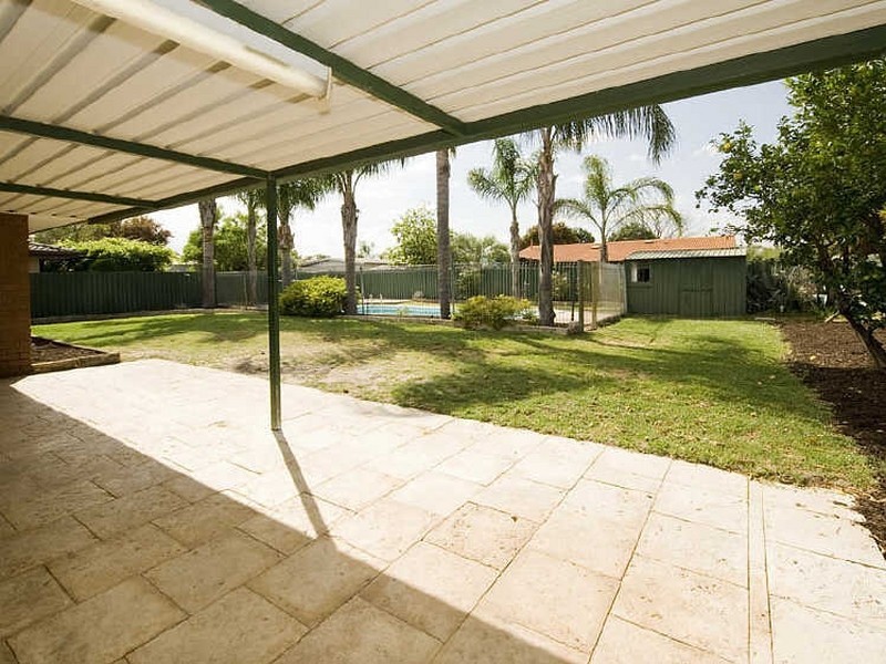 15 Chevalier Way, Thornlie WA 6108