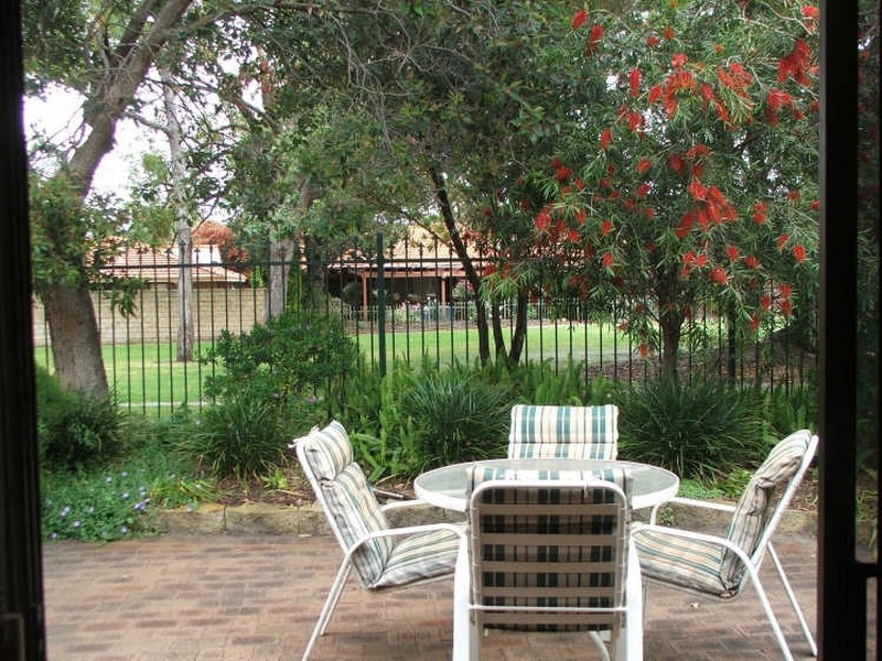 41 Grenadier Drive, Thornlie WA 6108