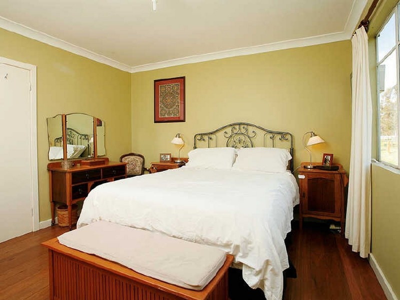 11 Cunningham Road, Oakford WA 6121