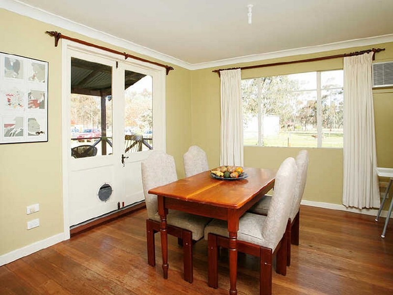 11 Cunningham Road, Oakford WA 6121