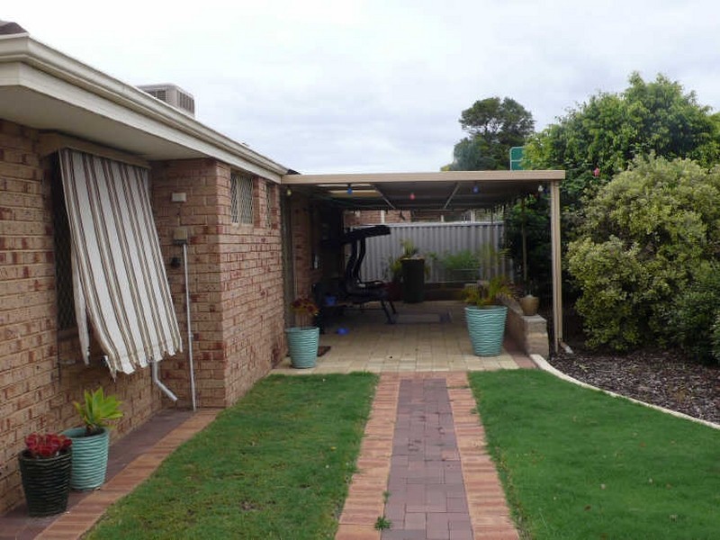 5/208 Burslem Drive, Maddington WA 6109