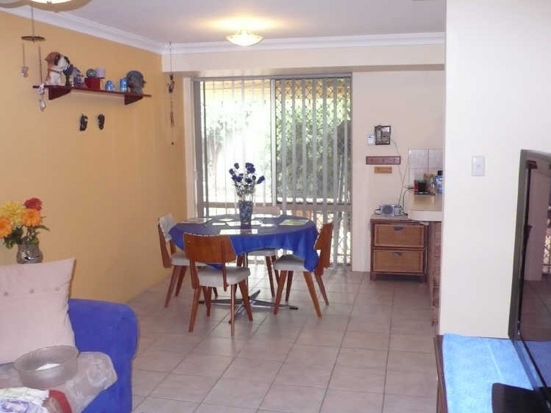 5/208 Burslem Drive, Maddington WA 6109