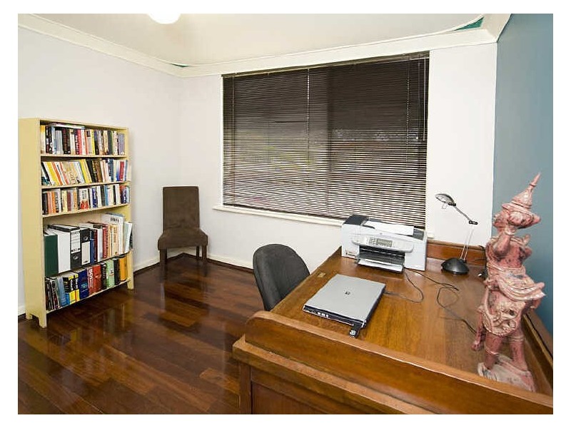 4 Belyea Street, Gosnells WA 6110