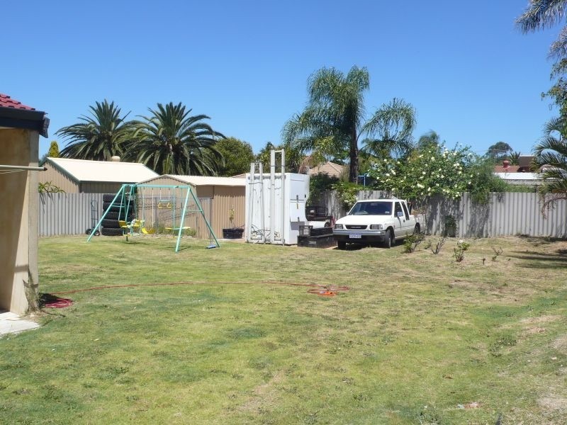 9 Ilford Place, Thornlie WA 6108