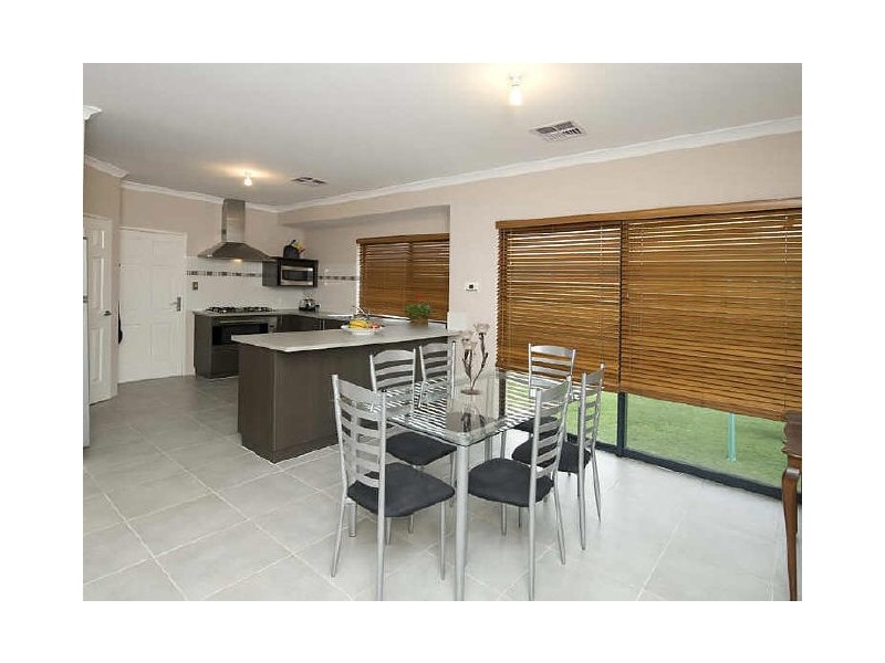 13 Sheldon Street, Piara Waters WA 6112