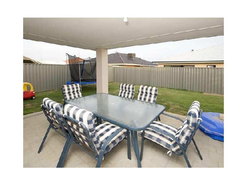 13 Sheldon Street, Piara Waters WA 6112