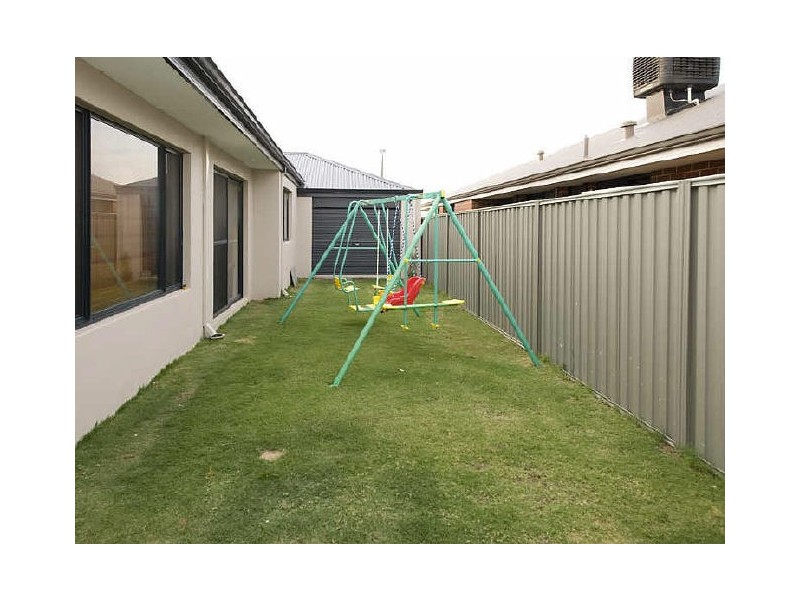 13 Sheldon Street, Piara Waters WA 6112