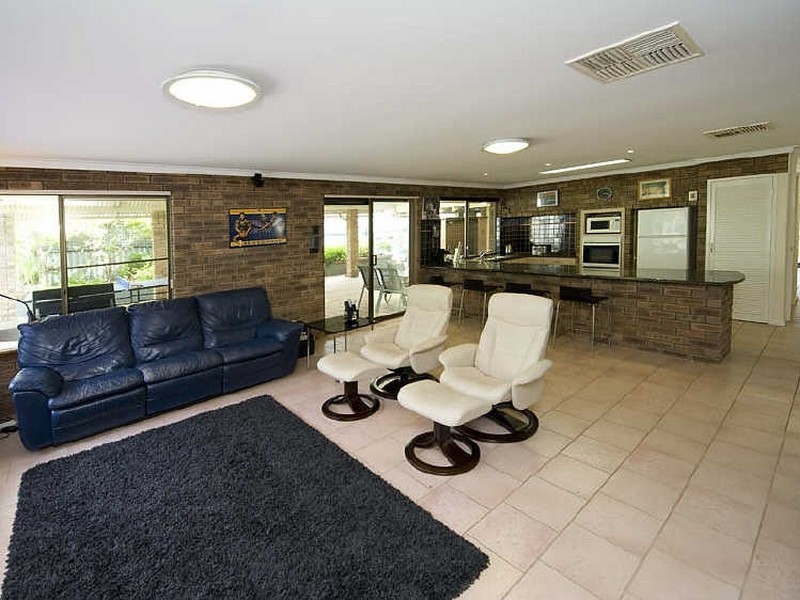 36 Kingsford Way, Huntingdale WA 6110