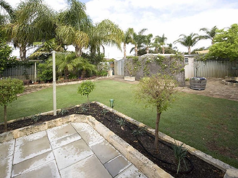 36 Kingsford Way, Huntingdale WA 6110