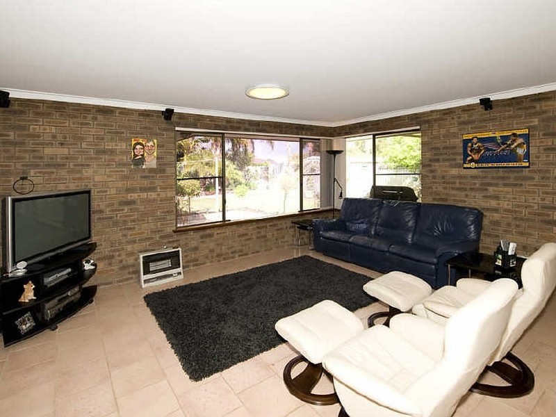 36 Kingsford Way, Huntingdale WA 6110