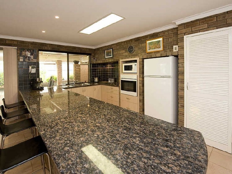 36 Kingsford Way, Huntingdale WA 6110