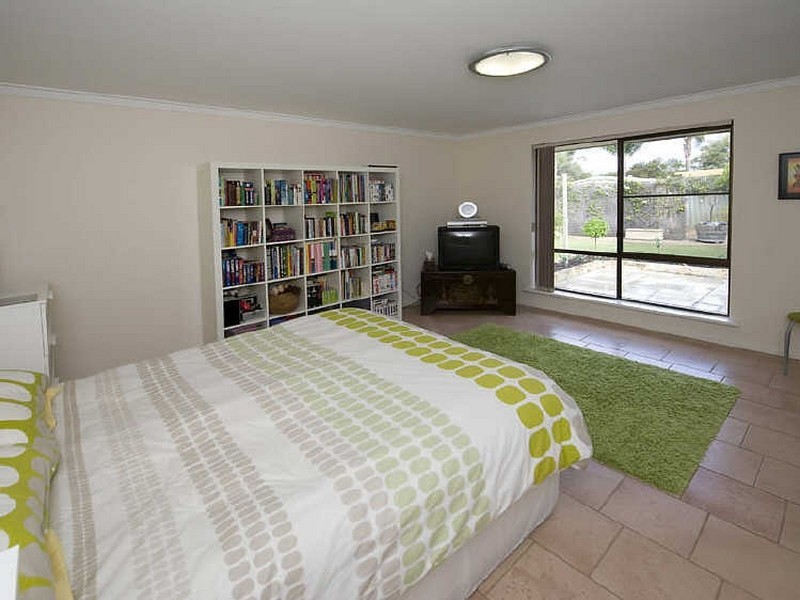 36 Kingsford Way, Huntingdale WA 6110