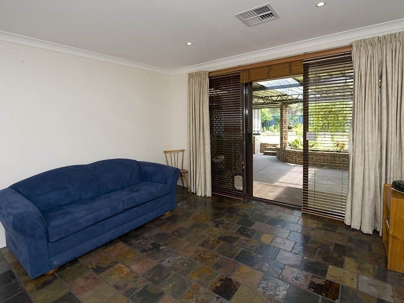 32 Rusthall Way, Huntingdale WA 6110