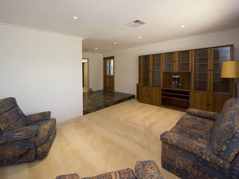 32 Rusthall Way, Huntingdale WA 6110