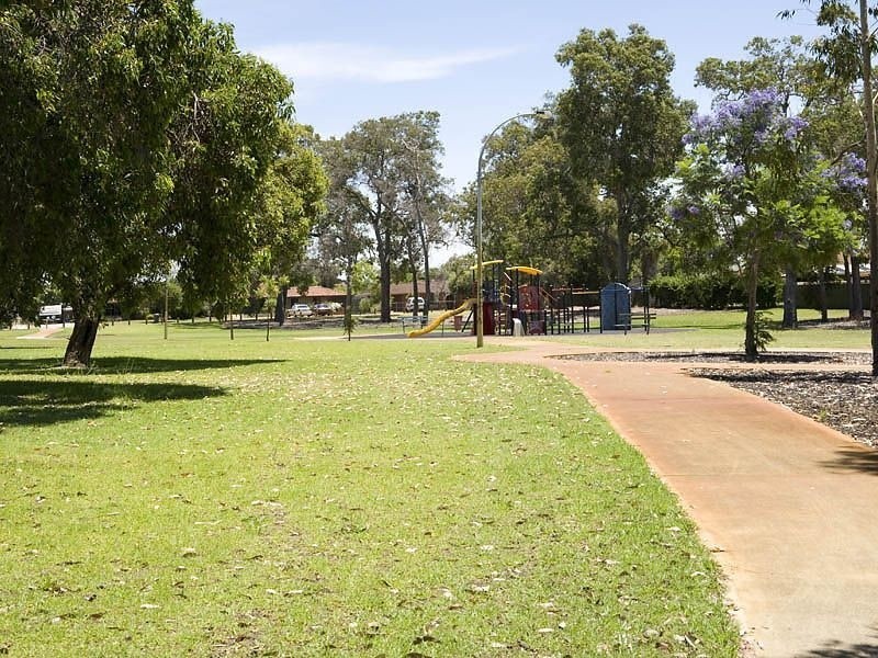 32 Rusthall Way, Huntingdale WA 6110
