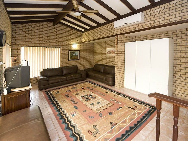 28 Wicklow Street, Thornlie WA 6108