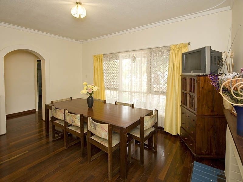 28 Wicklow Street, Thornlie WA 6108