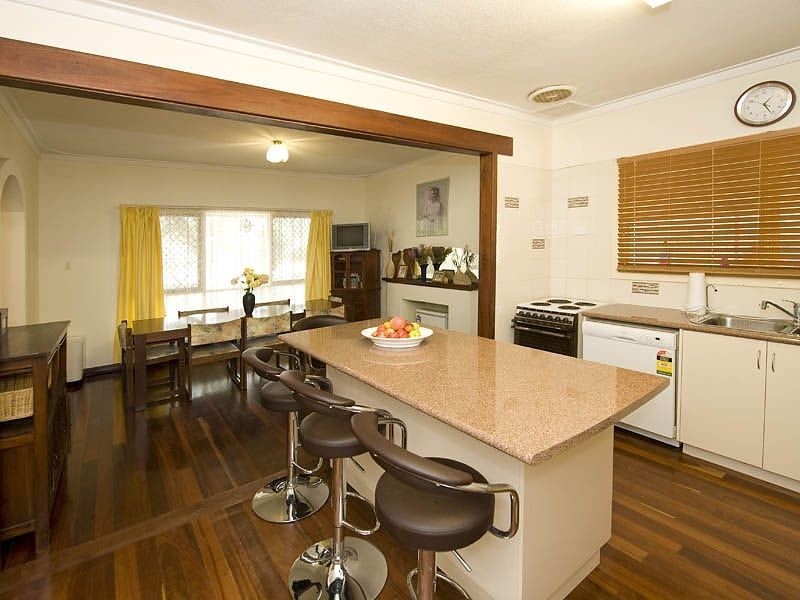 28 Wicklow Street, Thornlie WA 6108