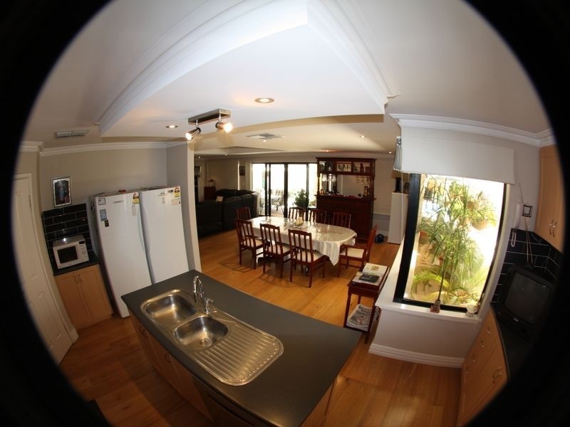 27 Cromarty Gardens, Canning Vale WA 6155