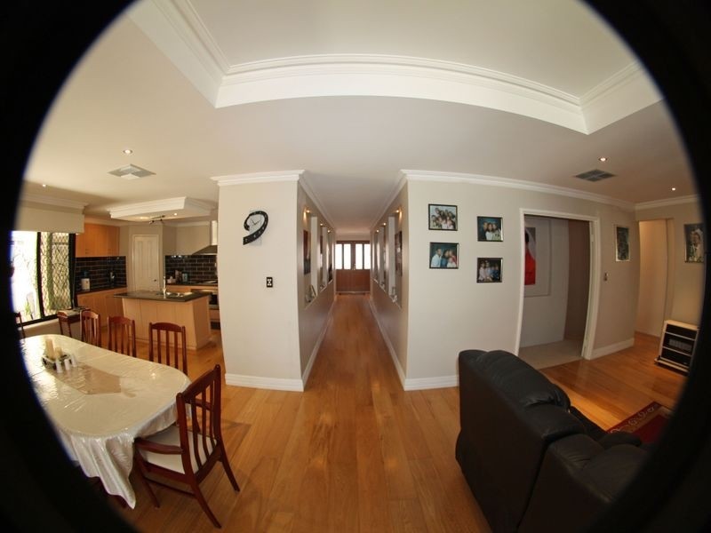 27 Cromarty Gardens, Canning Vale WA 6155