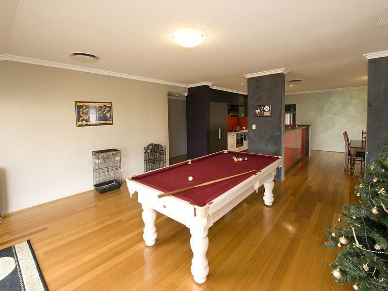 10 Dilebert Road, Huntingdale WA 6110