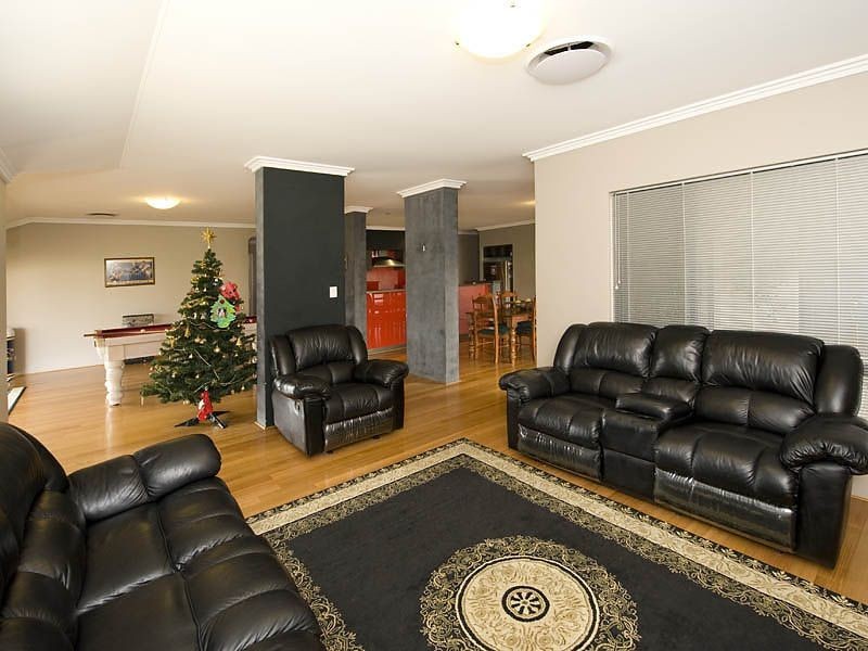 10 Dilebert Road, Huntingdale WA 6110