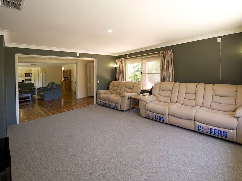 5 Cue Court, Gosnells WA 6110