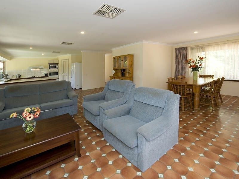 5 Cue Court, Gosnells WA 6110