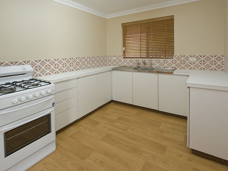 13 Rushbrook Way, Thornlie WA 6108