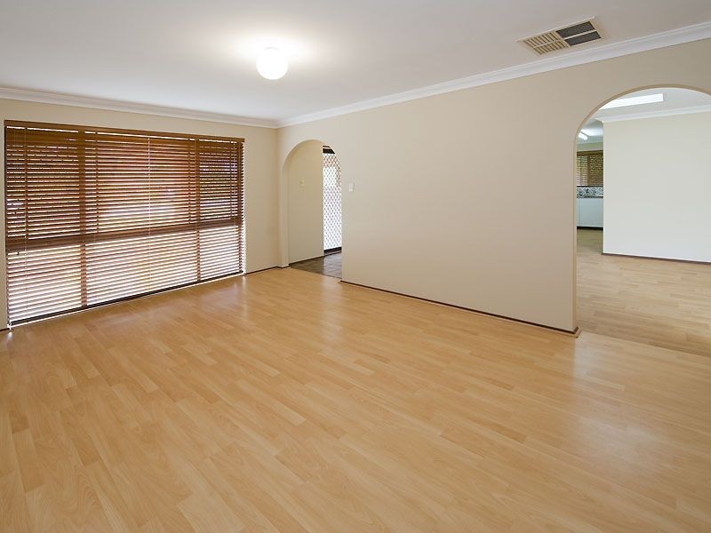 13 Rushbrook Way, Thornlie WA 6108