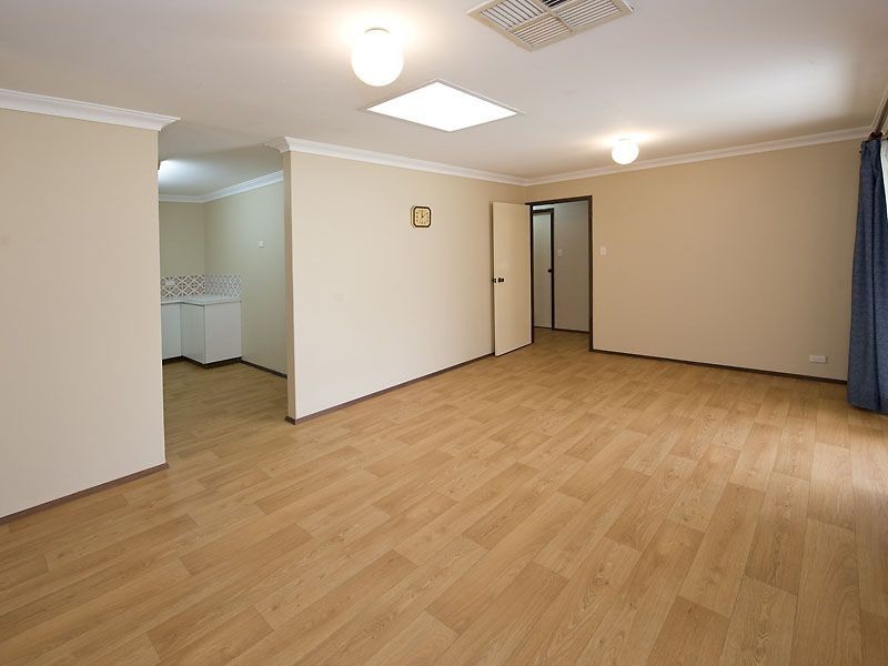 13 Rushbrook Way, Thornlie WA 6108
