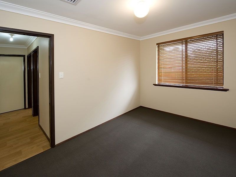 13 Rushbrook Way, Thornlie WA 6108