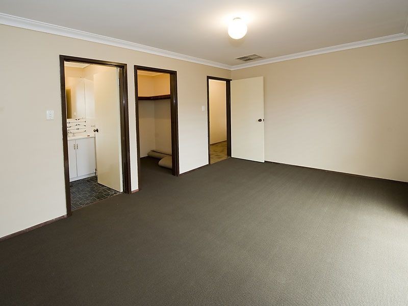 13 Rushbrook Way, Thornlie WA 6108