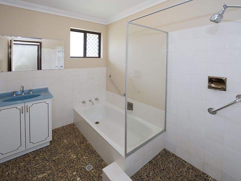 13 Rushbrook Way, Thornlie WA 6108
