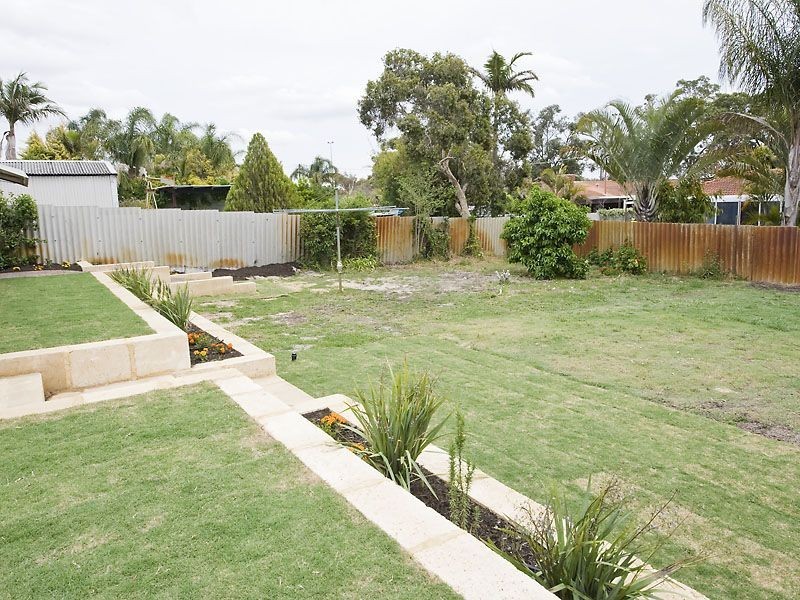 13 Rushbrook Way, Thornlie WA 6108