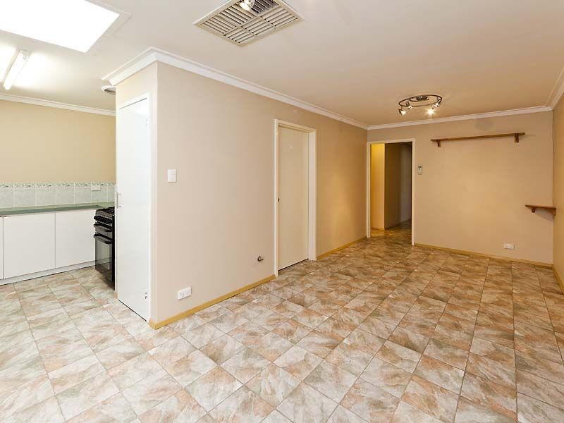 11 Rushbrook Way, Thornlie WA 6108