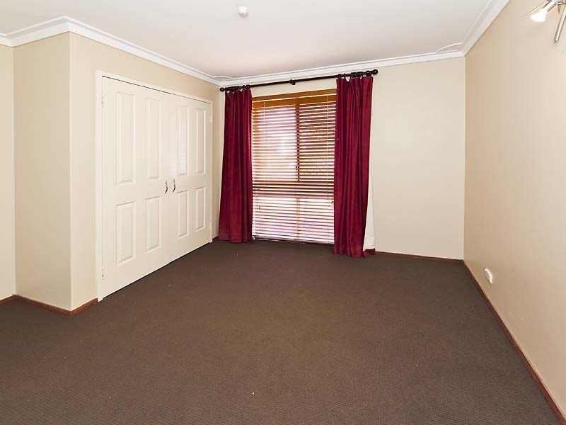 11 Rushbrook Way, Thornlie WA 6108