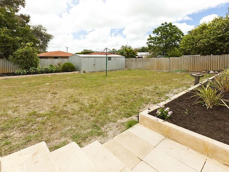 11 Rushbrook Way, Thornlie WA 6108