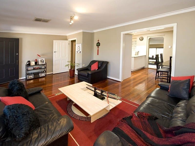 26 Anderson Way, Thornlie WA 6108