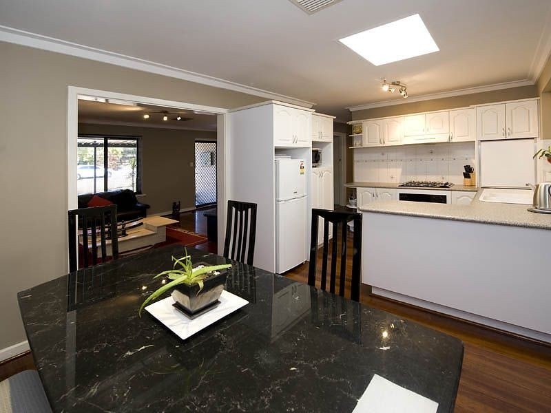 26 Anderson Way, Thornlie WA 6108