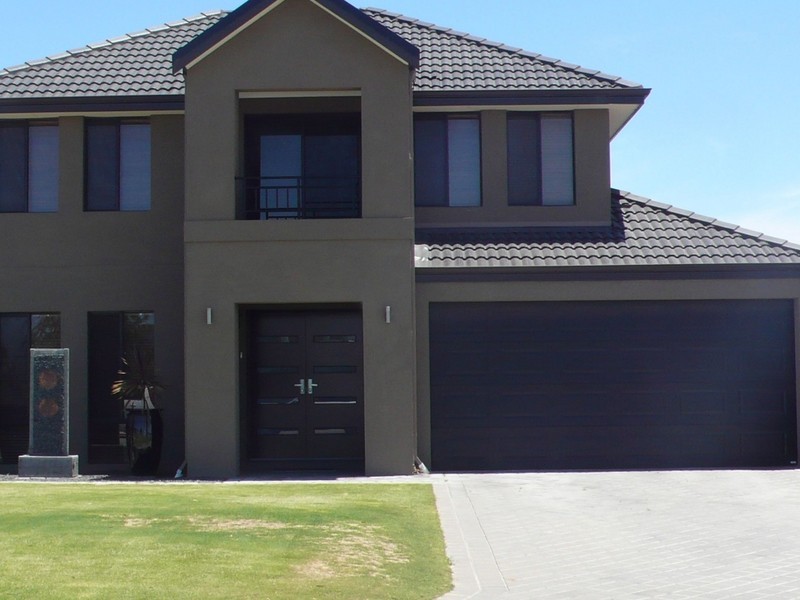 45 Bridge Road, Canning Vale WA 6155