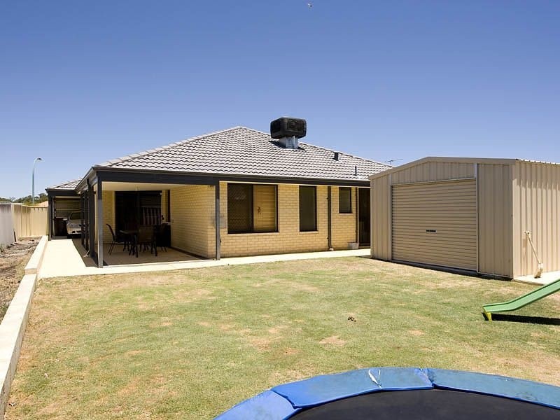 26 Fortescue Bend, Gosnells WA 6110